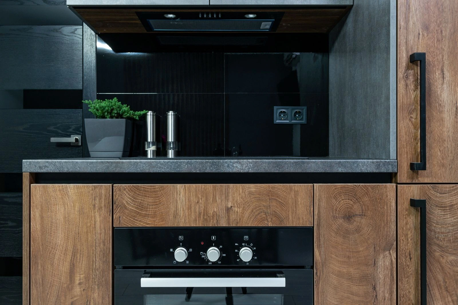Veneer Shaker
